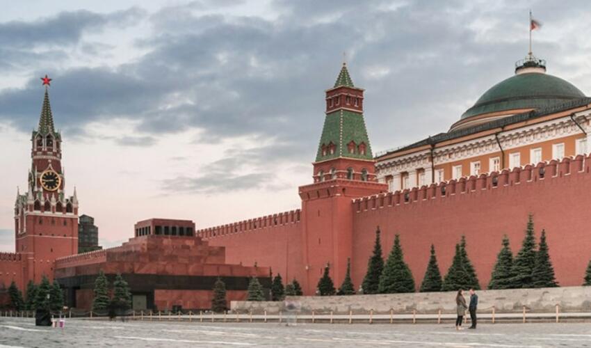 Bloomberg: Кreml Putinin reytinqinin aşağı düşməsindən qorxaraq internet məhdudiyyətlərinə yanaşmanı yenidən nəzərdən keçirir