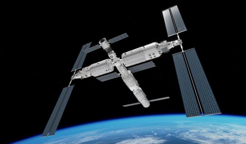 İran ABŞ hədəflərini vurmaq üçün Çin peykindən istifadə edib