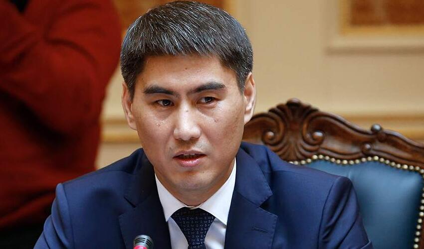 Qırğızıstanın keçmiş xarici işlər naziri vəzifə səlahiyyətlərindən sui-istifadə etməkdə ittiham olunur