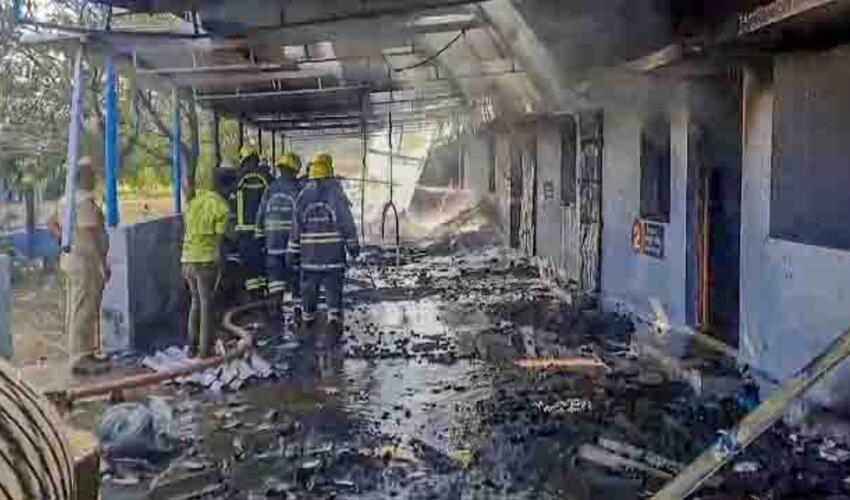 Hindistanda fişəng fabrikində baş verən partlayış nəticəsində ən azı 25 nəfər ölüb