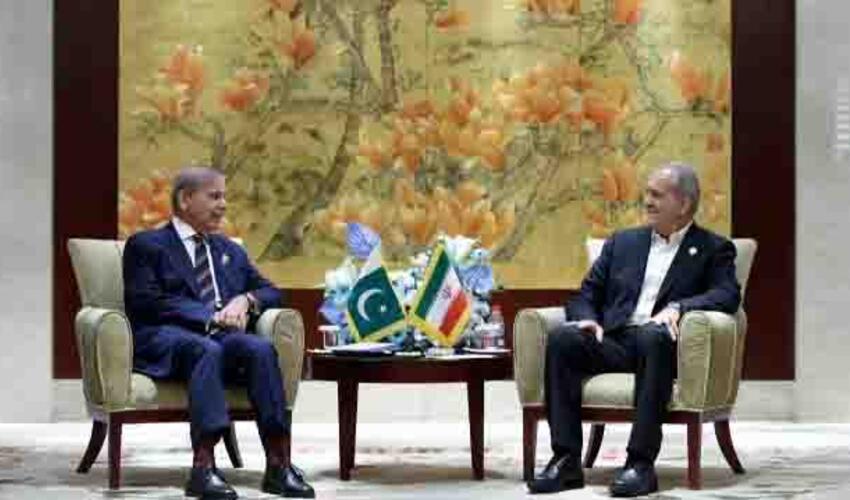 Şahbaz Şərif və Məsud Pezeşkian Yaxın Şərqdəki vəziyyəti müzakirə ediblər