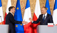 Tusk və Makron birgə nüvə təlimlərini müzakirə ediblər