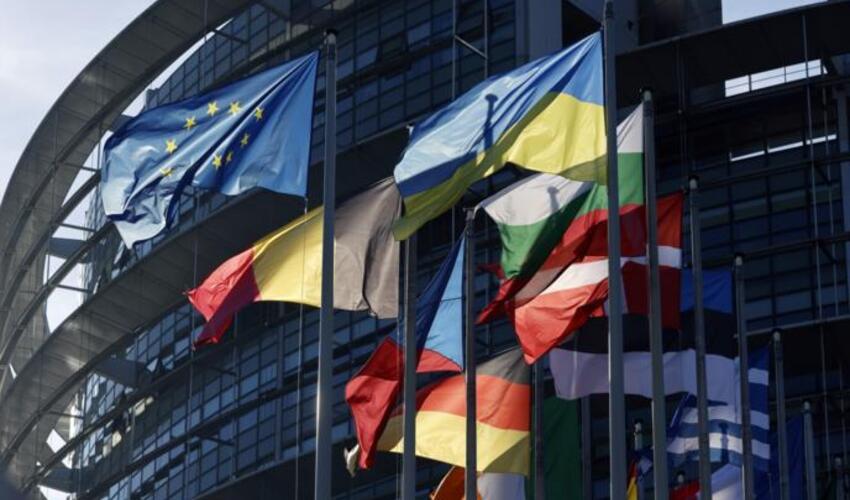 Avropa İttifaqı səfirləri Kiyevə 90 milyard avro kredit və Rusiyaya qarşı yeni sanksiyalar paketini təsdiqləyib