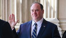 ABŞ Hərbi Dəniz Qüvvələrinin rəisi Trampla bağlı münaqişədən sonra qəfil istefa verdi