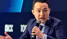 Milyarder Castin San Tramp ailəsinin şirkətini hədə-qorxu ilə pul tələb etməkdə ittiham etdi