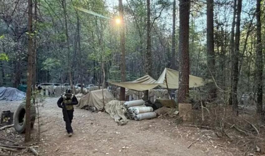 İkisi Mərkəzi Kəşfiyyat İdarəsinin (MKİ) agenti olan dörd məmur öldü və ölkəni qarışıqlığa saldı