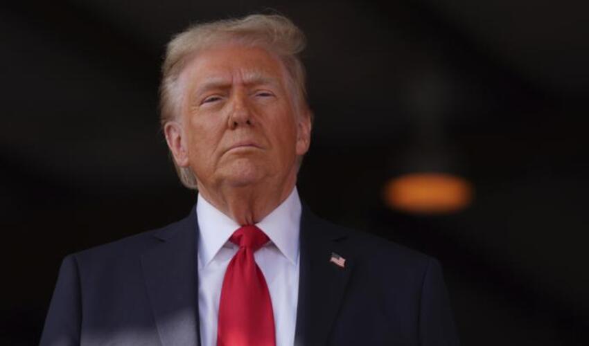 Tramp: Vaşinqtonda atıcı qəbul zalına çatmadan çox əvvəl dayanıb