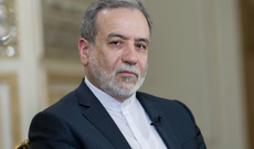 İranın xarici işlər naziri Putinlə görüşmək üçün Sankt-Peterburqa gəlib