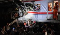 İndoneziyada qatar qəzası: Ölənlərin sayı 14-ə çatdı