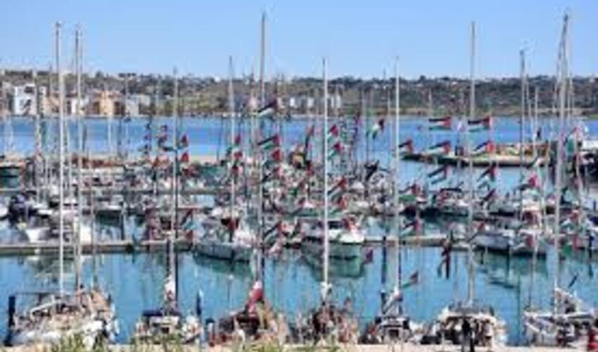 İsrail Qəzzaya humanitar yardım aparan gəmi karvanına hücum edib,  22 gəmi ələ keçirilib