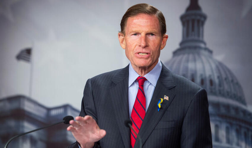 Senator Blumenthal ABŞ-ın tezliklə İrana zərbə endirə biləcəyini söyləyib