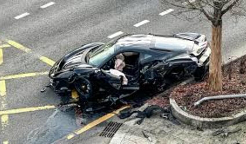 Rusiyada məşhur azərbaycanlı reper  Nəvai Bəkirov Moskvanın mərkəzində "Ferrari" ilə avtomobil qəzasına düşüb