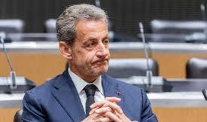 Məhkəmə tərəfindən eks prezident Sarkoziyə şərti azadlıq verilib