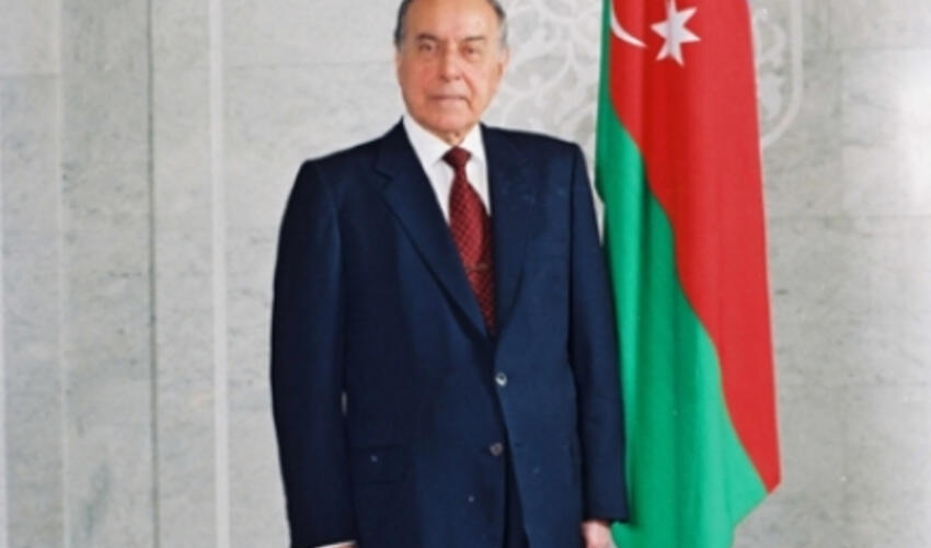 İdeyaları ilə Zəfərə yol açan Dahi Lider Heydər Əliyev