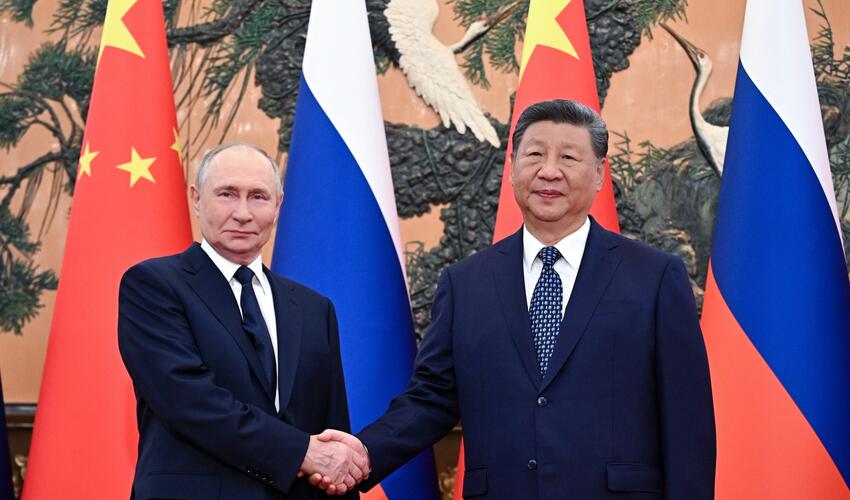 Bu gün  Vladimir Putinin Çin Xalq Respublikasının Sədri Si Cinpinin dəvəti ilə Pekinə rəsmi səfəri başlayir