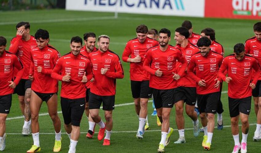 Milyonlarla türk futbol azarkeşi Türkiyənin Dünya Kuboku oyunlarını pulsuz izləyə bilməyəcək