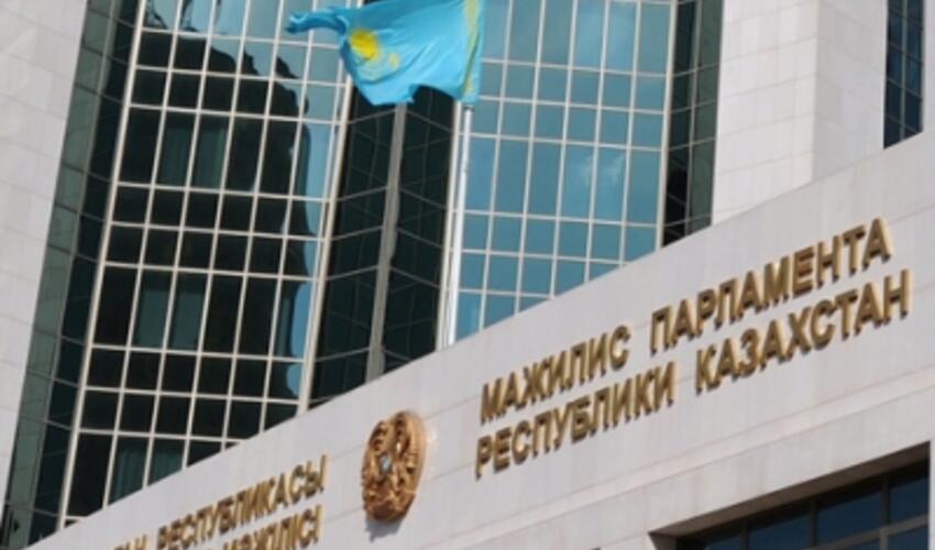 Qazaxıstan Prezidenti birpalatalı parlament haqqında qanunu təsdiqlədi