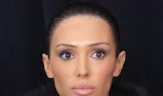 Kanye Vestin həyat yoldaşı onunla görüş üçün şəffaf don və pişik maskası geyinmişdi