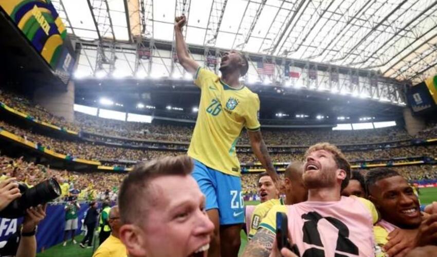 Futbol üzrə Dünya Çempionatında Paraqvay, Braziliya və Mərakeş pley-off matçında qalib gələrək növbəti mərhələyə addayıblar