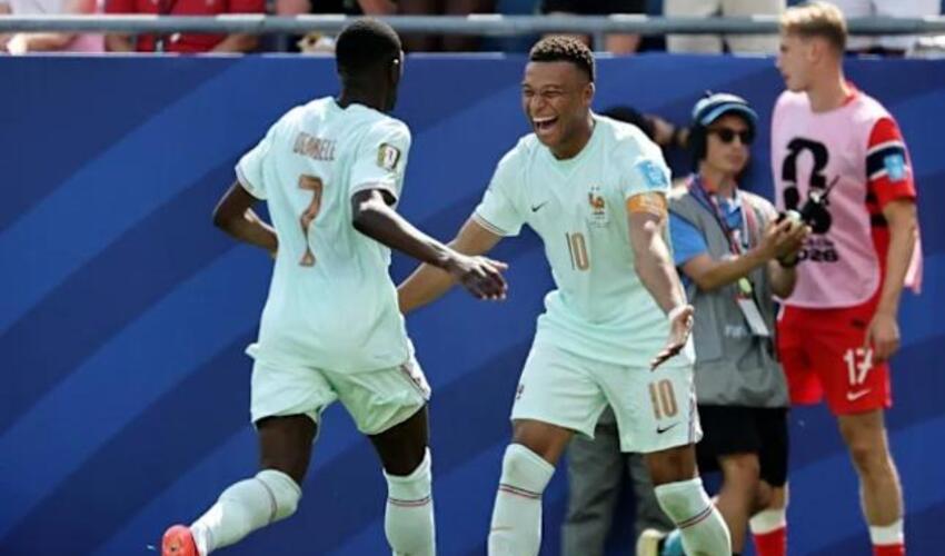 Futbol üzrə Dünya Çempionatında Fransa Mərakeşi məğlub edərək ikidəbir finala yüksəlib