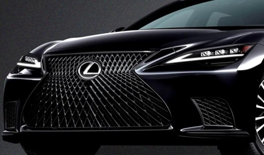 Lexus flaqman LS sedanının istehsalını davam etdirəcək