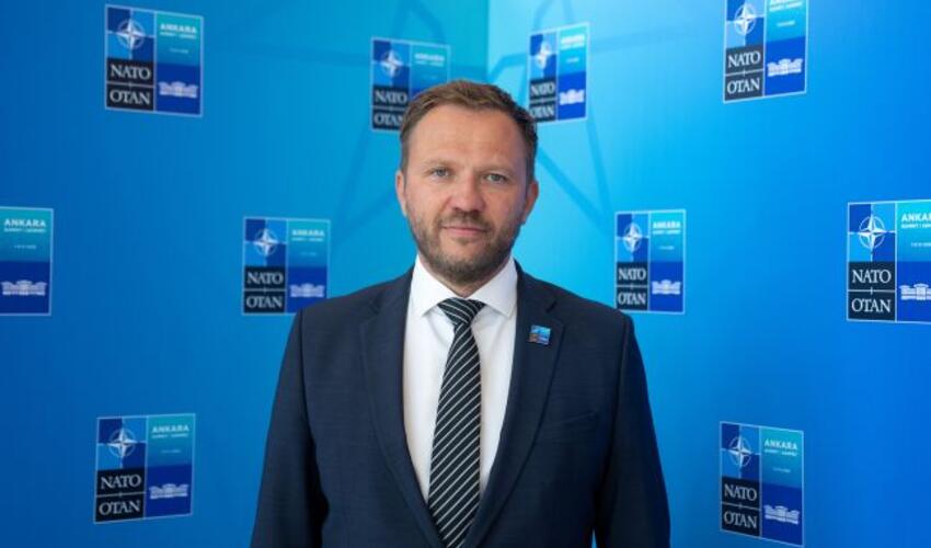 Marqus Tsahkna: AB Rusiya ilə ədalətli sülh üçün beş prinsip irəli sürməlidir