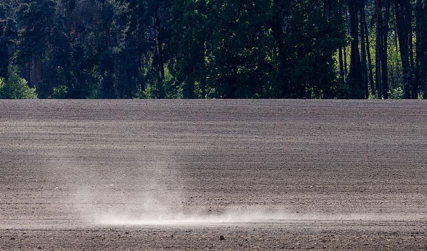 Alimlər deyir ki, isti dalğalar Avropa torpaqlarını sürətlə qurudur