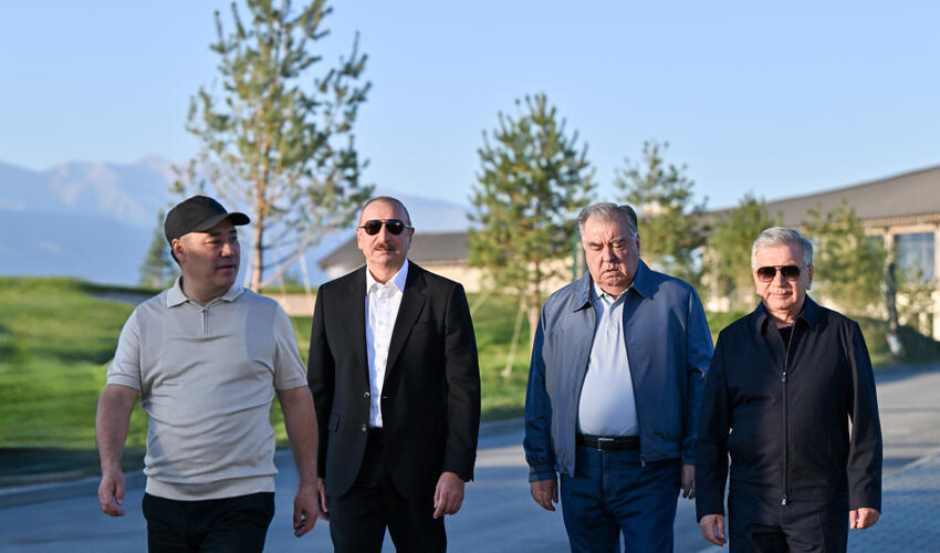 Prezident İlham Əliyev Qırğızıstan, Özbəkistan və Tacikistan prezidentləri ilə birlikdə Çolpon-Ata şəhərində Qolf Klubun açılışında iştirak edib