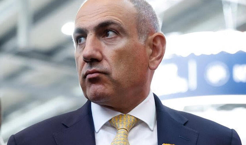 Paşinyan Baş nazir və bütün kabinet vəzifəsindən istefa verdiyini açıqlayıb