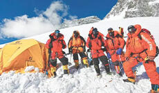 Pakistanda qar uçqunu nəticəsində 10 alpinist itkin düşüb
