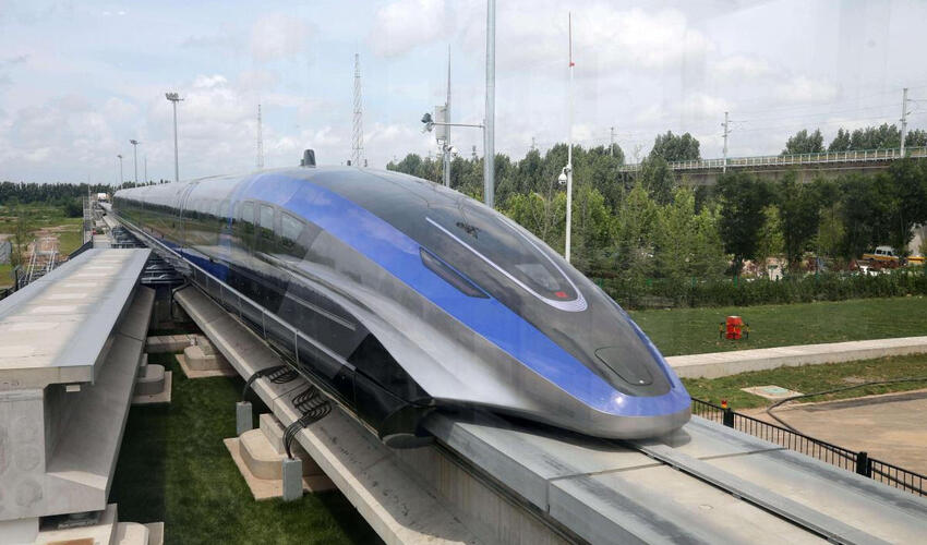 Çində maqnit qatarı prototipi təyyarə sürətinə çataraq rekord qırıb