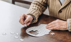 Alzheimer xəstəliyinə gətirib çıxaran iki fərqli mexanizm aşkar edilib