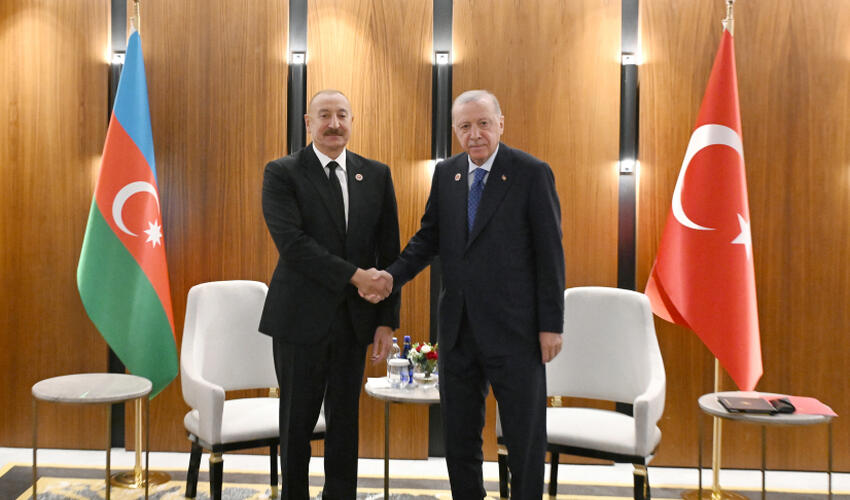 Prezident İlham Əliyevin Bişkekdə Türkiyə Prezidenti Rəcəb Tayyib Ərdoğanla görüşü olub