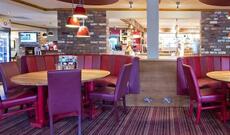 45 yaşlı restoran nəhəngi 89 filialını bağlamağa hazırlaşır