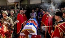 Müsəlman qatili "qəssab" ləqəbli Mladiçin təmtəraqlı dəfn mərasimi Serbiyanın AB-yə üzvlük yolunu çətinləşdirib