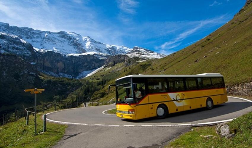 İsveçrədə turist avtobusu aşıb, bir neçə nəfər ölüb