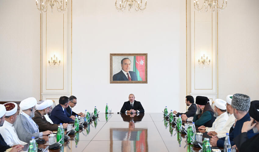 Prezident İlham Əliyev Bakıda keçirilən beynəlxalq konfransların iştirakçılarını qəbul edib