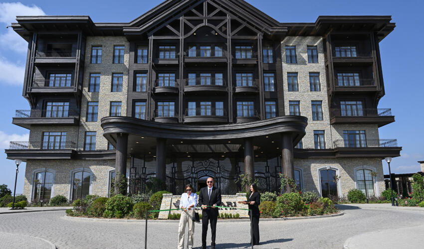 Prezident İlham Əliyev Şamaxıda “Meysari Grand Hotel & SPA” kompleksinin açılışında iştirak edib