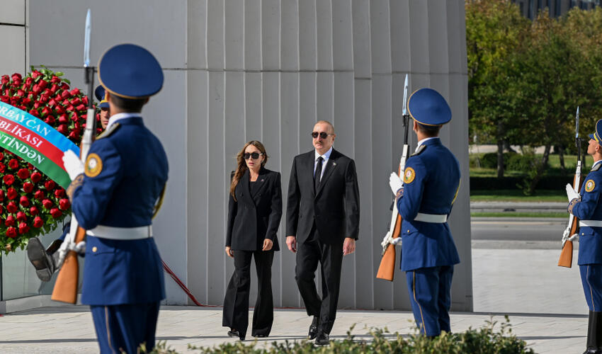 Prezident İlham Əliyev Anım Günü ilə əlaqədar Bakıdakı Zəfər parkında olub