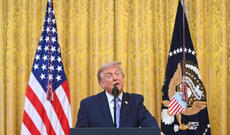 Məhkəmə Donald Trampın məhkəmə tərəfindən təyin edilmiş federal prokurorları vəzifədən azad etməsini qadağan edib