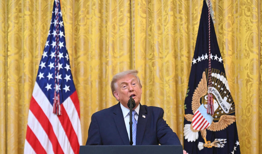 Məhkəmə Donald Trampın məhkəmə tərəfindən təyin edilmiş federal prokurorları vəzifədən azad etməsini qadağan edib