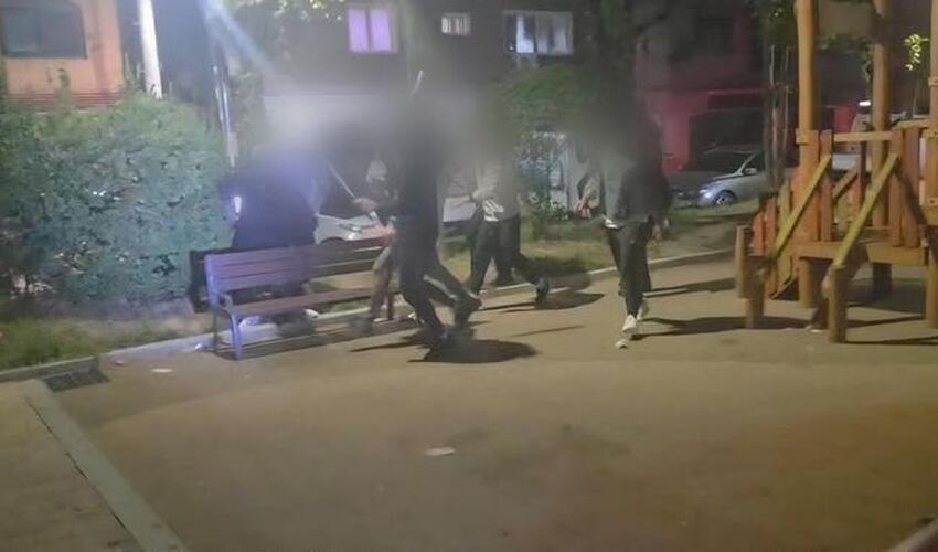Cənubi Koreyanın Pxontek şəhərində əcnəbilərin iştirakı ilə kütləvi dava baş verib