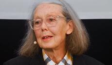Şairə Anne Carson Ədəbiyyat üzrə Nobel Mükafatını qazanıb