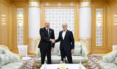 Türkmənbaşı şəhərində Prezident İlham Əliyevin İran Prezidenti ilə görüşü olub
