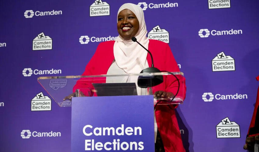 Somalidən olan qaçqın Britaniya parlamentində Kir Starmerin yerini tutacaq
