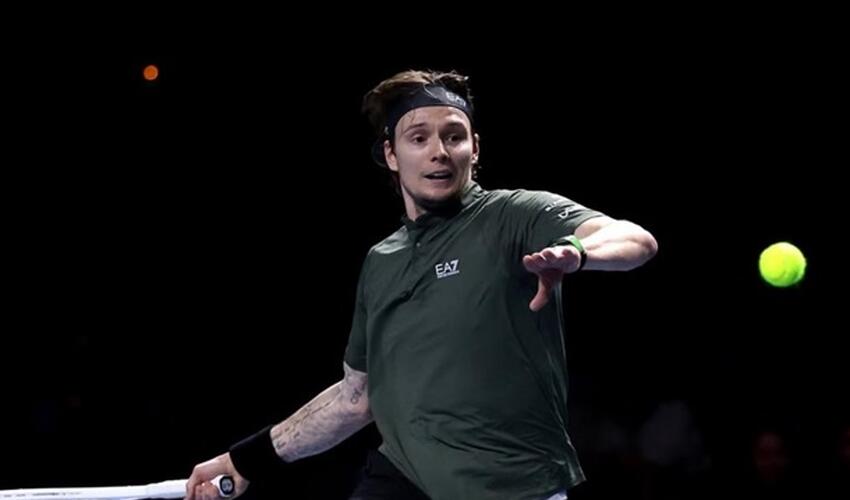 Keçmiş rusiyalı oyunçu tennis kortunda özünü yersiz davranışla rüsvay etdi