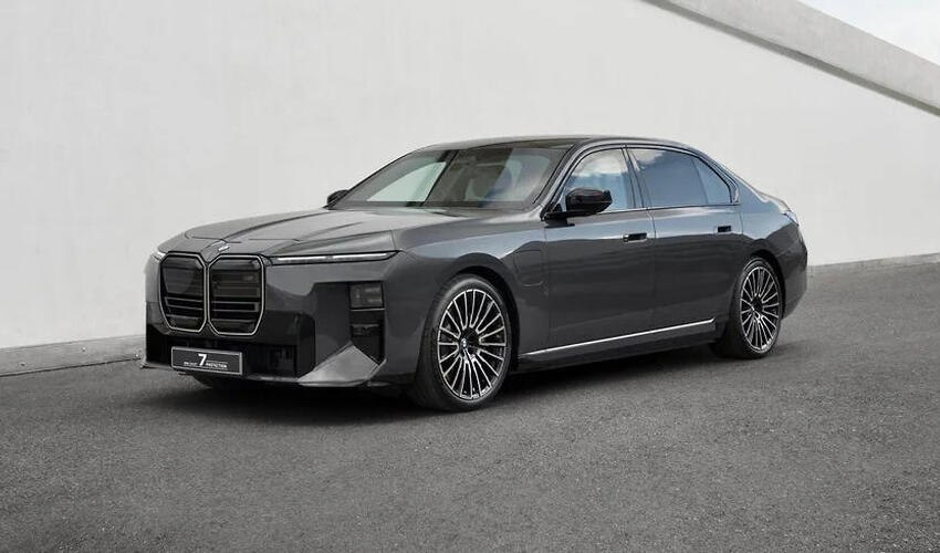 BMW 7-ci seriya zirehli sedanının konseptini təqdim edib
