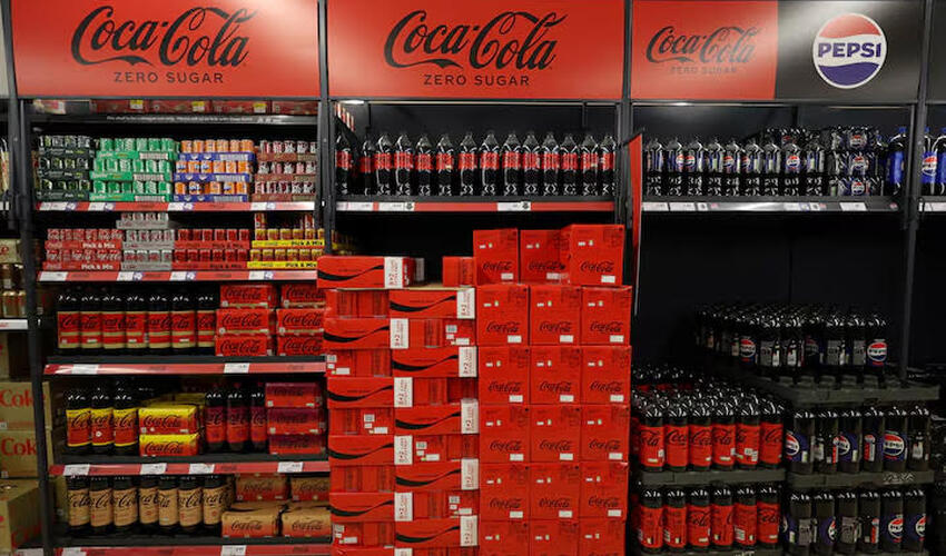 Amerikanın KFC şəbəkəsi 40 illik tərəfdaşlıqdan sonra Pepsi-dən Coca-Cola içkilərinə keçəcək