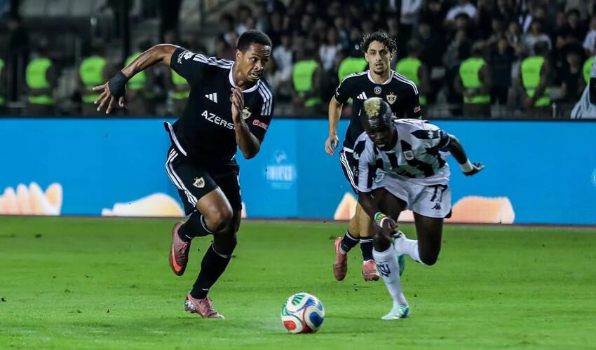 Azərbaycan derbisində qapılara 6 top vuruldi: Qarabağ Neftçi ilə oyunda son saniyələrdə məğlubiyyətdən xilas ola bildi