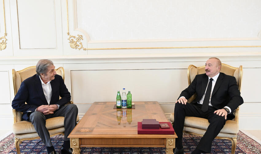 Prezident İlham Əliyev Xalq rəssamı Fərhad Xəlilova “İstiqlal” ordenini təqdim edib